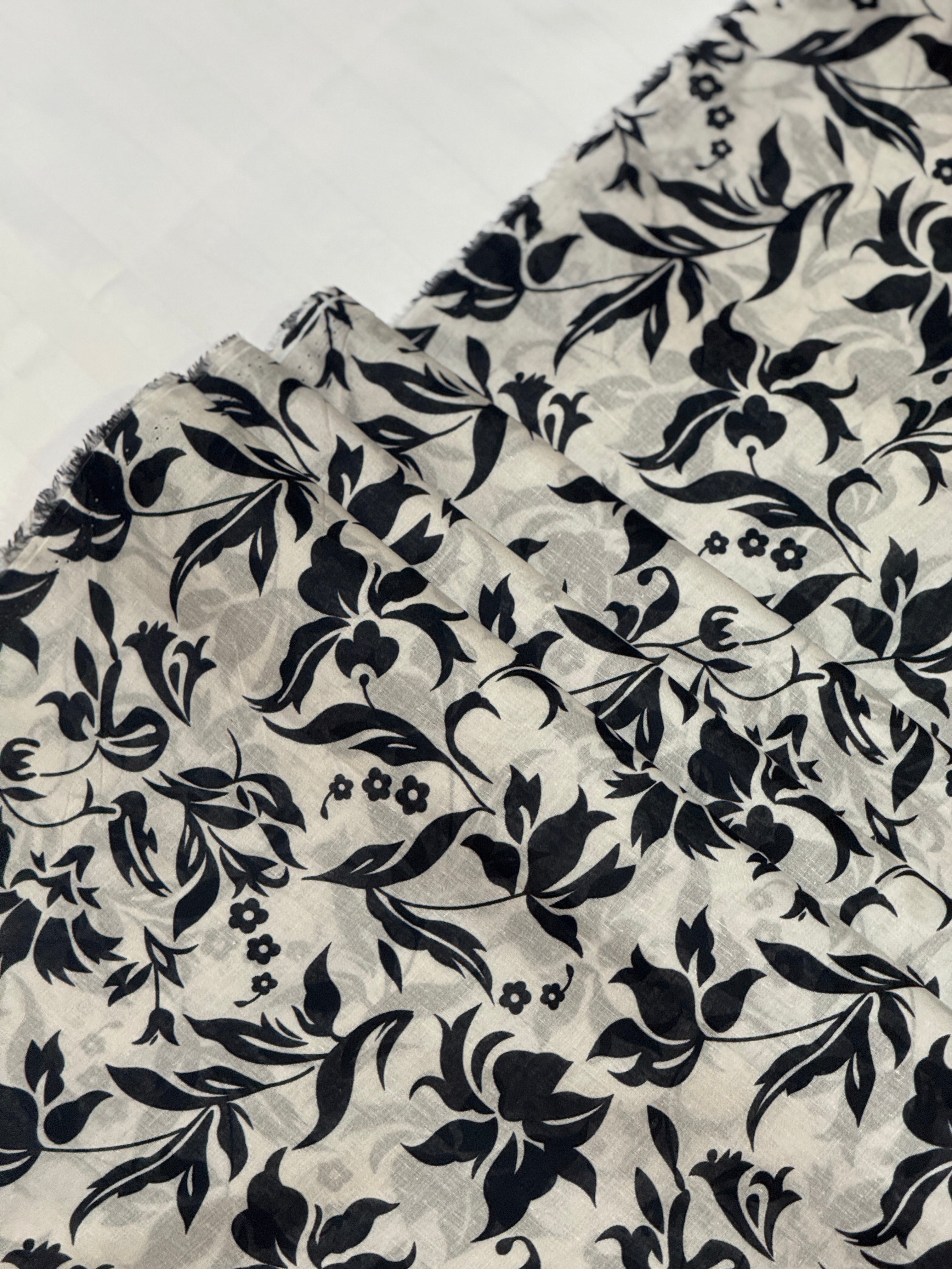 White and black – Printed Cotton Lawn 2 Piece