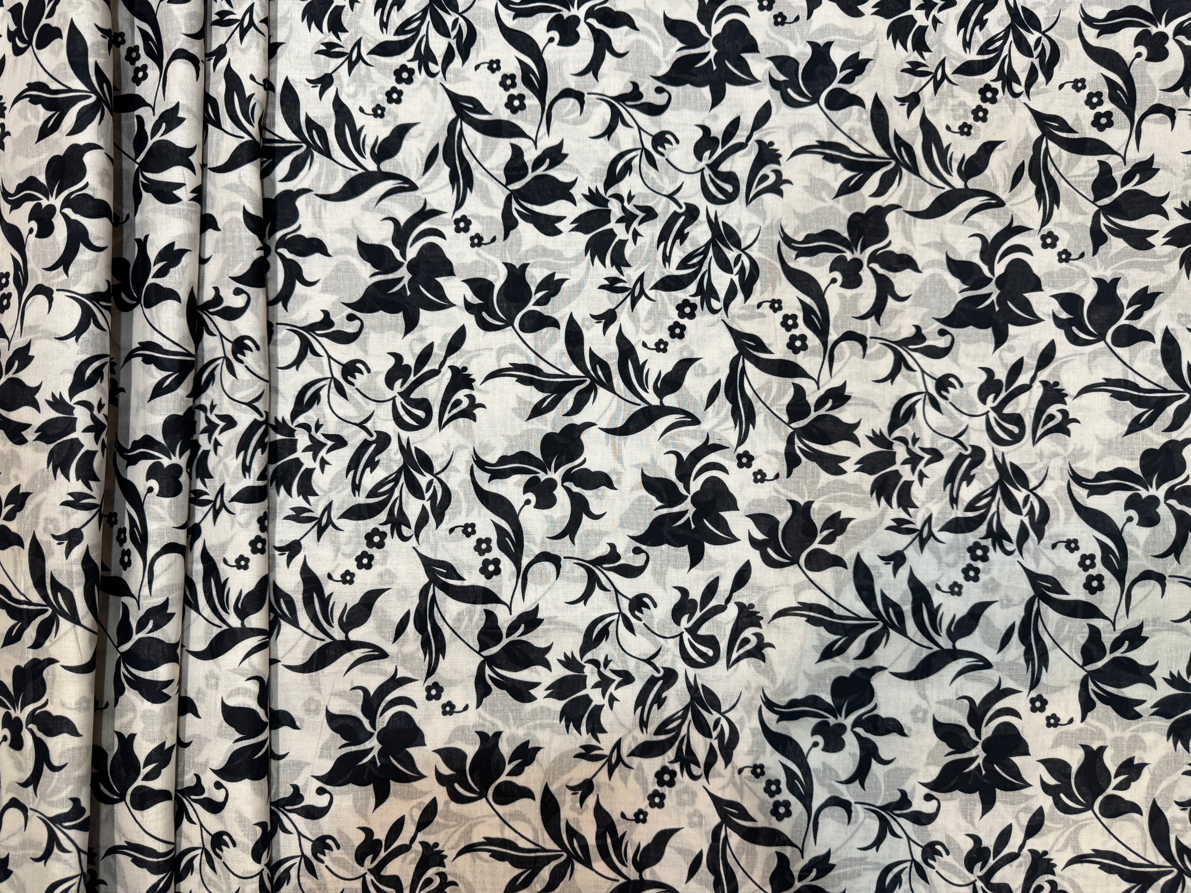 White and black – Printed Cotton Lawn 2 Piece