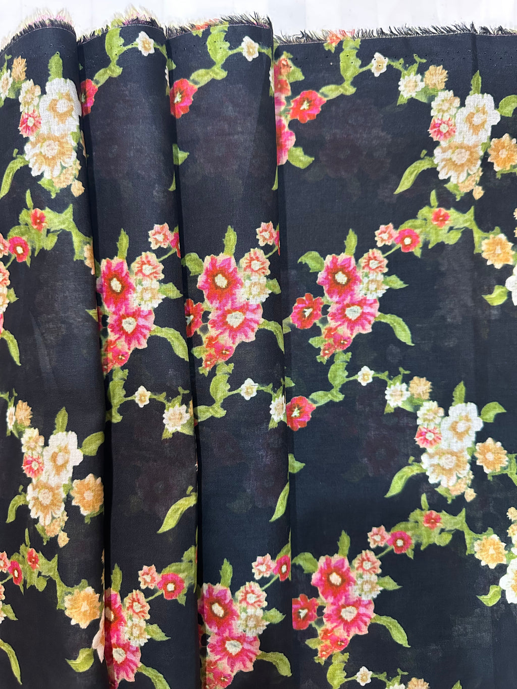 Black Blossom – Printed Cotton Lawn 2 Piece